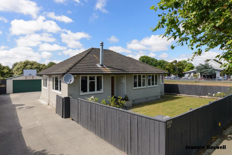 Photo of property in 600 Featherston Street, Roslyn, Palmerston North, 4414
