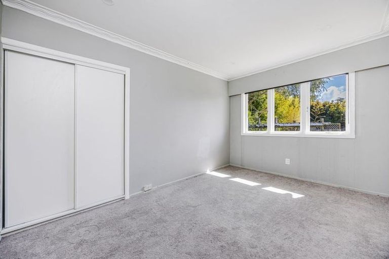 Photo of property in 64 Astley Avenue, New Lynn, Auckland, 0600