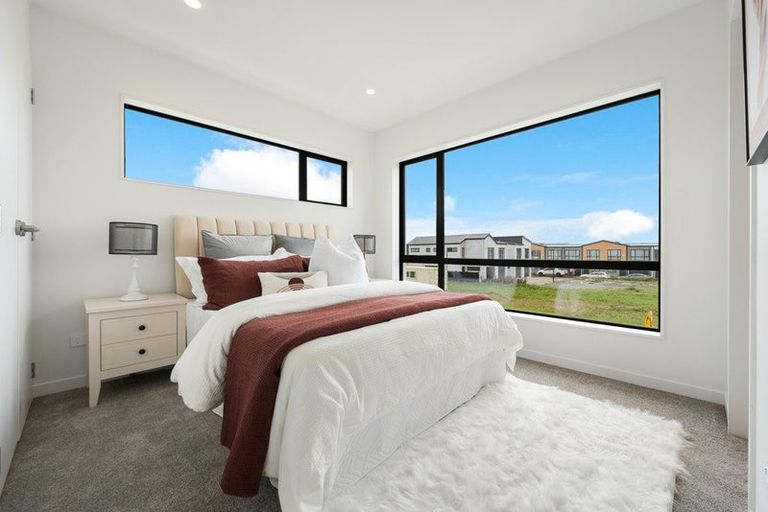 Photo of property in 35 Observation Green, Hobsonville, Auckland, 0616