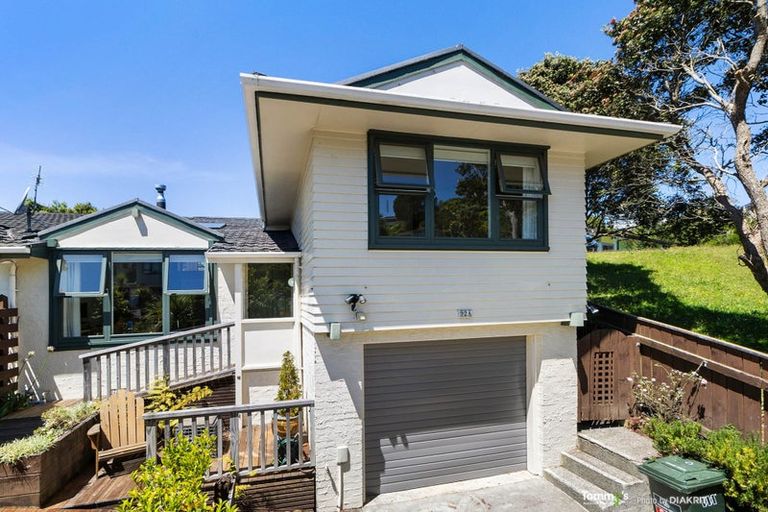 Photo of property in 92a Churton Drive, Churton Park, Wellington, 6037