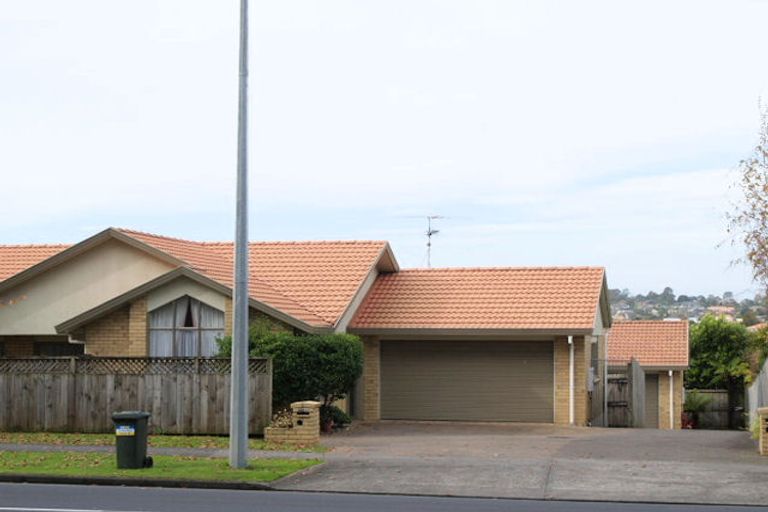 Photo of property in 2/238 Botany Road, Golflands, Auckland, 2013