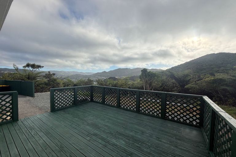 Photo of property in 8 Penlington Place, Karori, Wellington, 6012