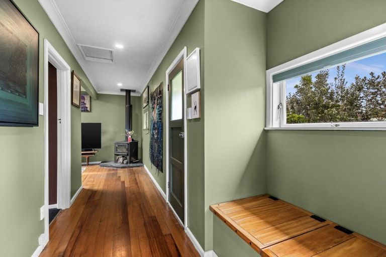 Photo of property in 4 Kuku Street, Te Awanga, 4102