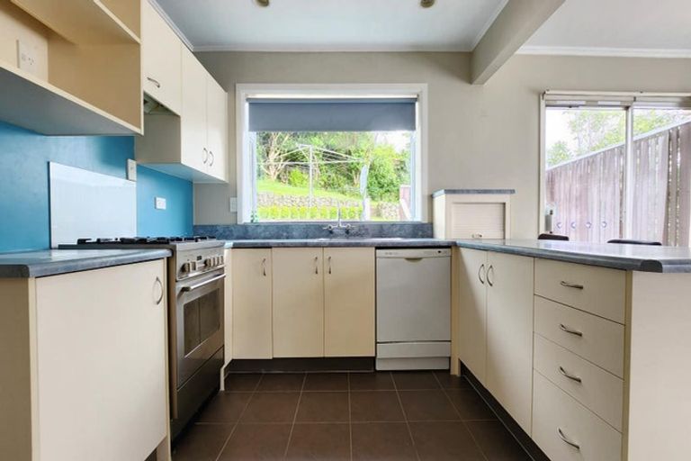 Photo of property in 10 Oriel Avenue, Tawa, Wellington, 5028