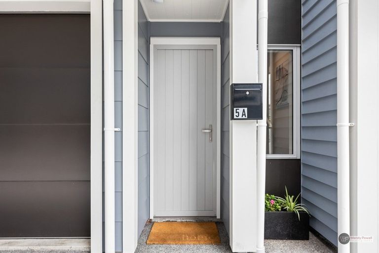 Photo of property in 5a Park Street, Thorndon, Wellington, 6011