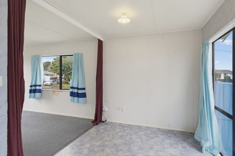 Photo of property in 23 Douglas Street, Levin, 5510