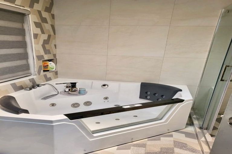 Photo of property in 151 Bucklands Beach Road, Bucklands Beach, Auckland, 2012