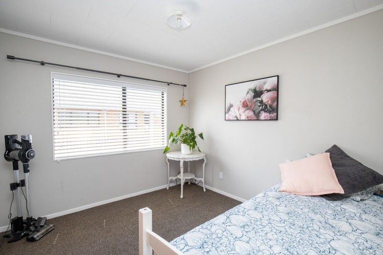 Photo of property in 14 Miller Place, Ngatea, 3503