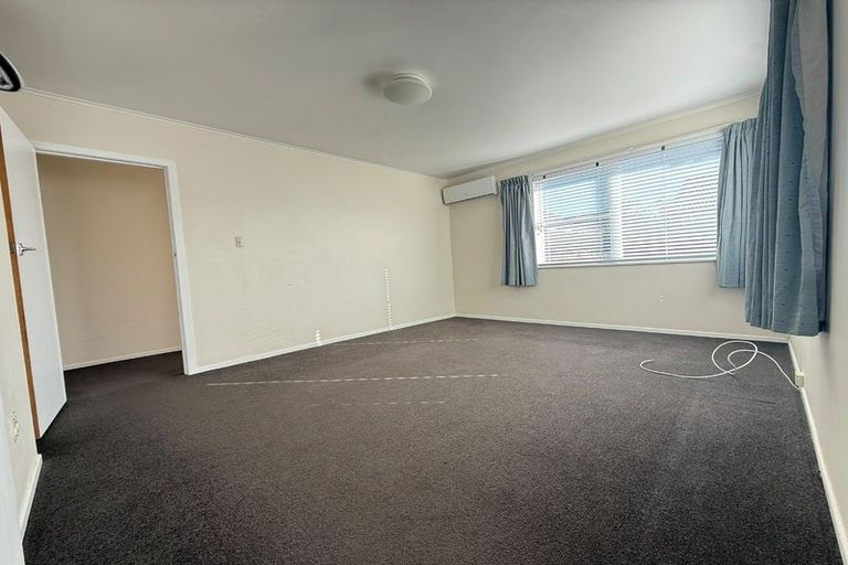 Photo of property in 6 Knox Road, Swanson, Auckland, 0612