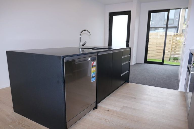 Photo of property in 2 Kamahi Place, Paraparaumu, 5032