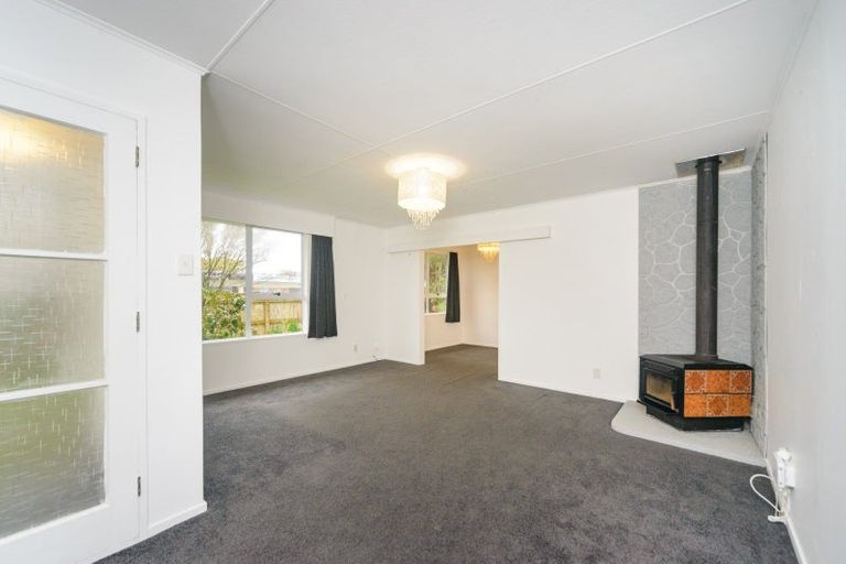 Photo of property in 28 Rhodes Drive, Kelvin Grove, Palmerston North, 4414