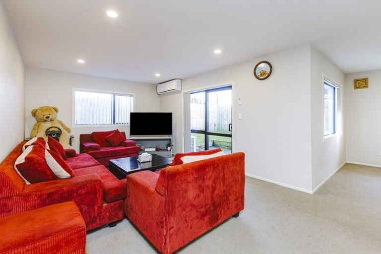 Photo of property in 54d Cambridge Terrace, Papatoetoe, Auckland, 2025