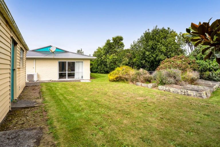 Photo of property in 14 Heaphy Road, Opunake, 4616