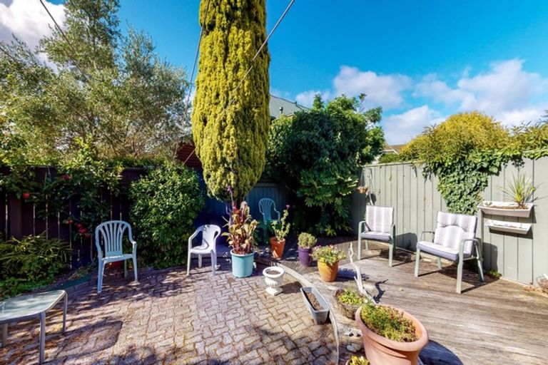 Photo of property in 70a Kings Crescent, Hutt Central, Lower Hutt, 5010