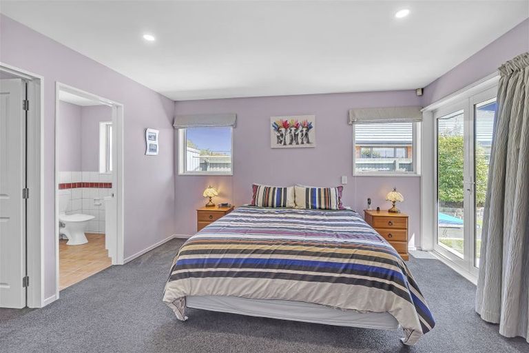 Photo of property in 8 Highwood Lane, Burnside, Christchurch, 8053