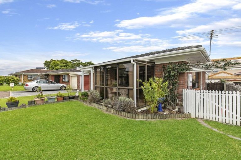 Photo of property in 2/108a Pakuranga Road, Pakuranga, Auckland, 2010