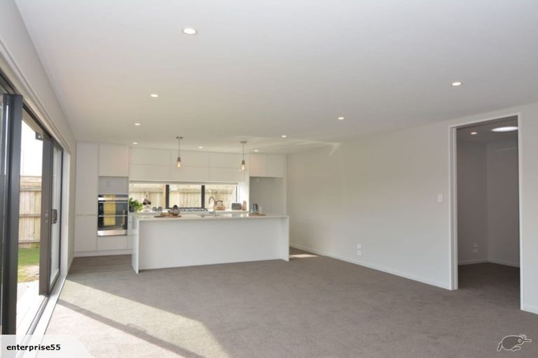 Photo of property in 33 Kingsbridge West, Burwood, Christchurch, 8083
