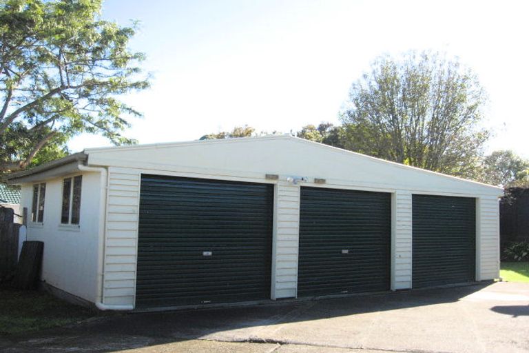 Photo of property in 74 Cascades Road, Pakuranga Heights, Auckland, 2010