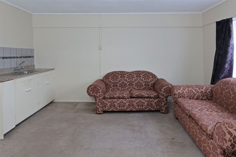 Photo of property in 4247 Great North Road, Glendene, Auckland, 0602