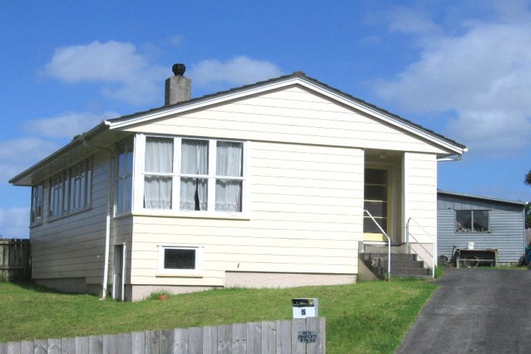 Photo of property in 5 Gemini Place, Beach Haven, Auckland, 0626