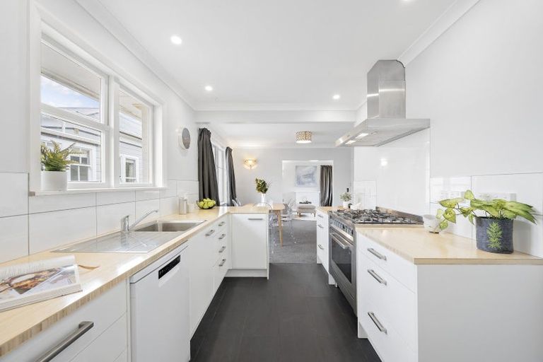 Photo of property in 19 Victoria Street, Ebdentown, Upper Hutt, 5018