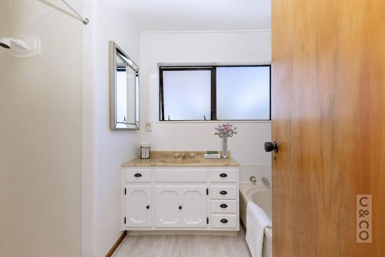 Photo of property in 14 Alice Street, Riverhead, 0820