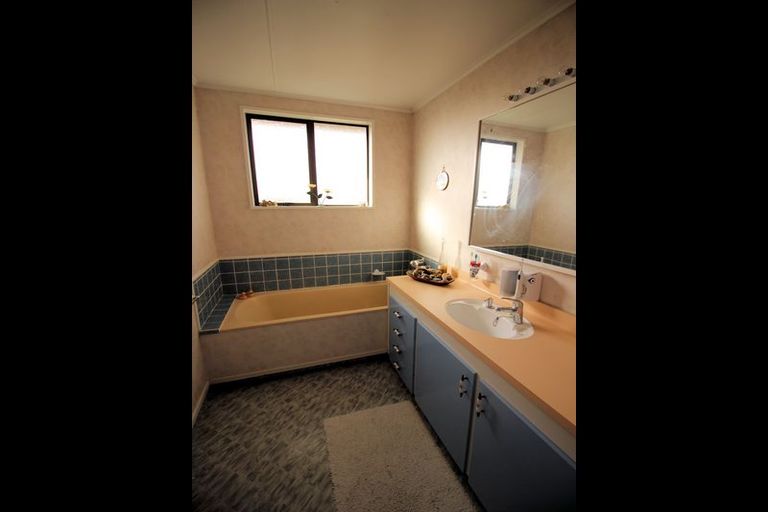 Photo of property in 8 Totara Peak Crescent, Omarama, 9412