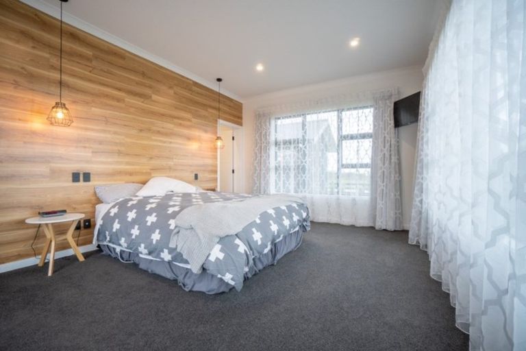 Photo of property in 30 Westwood Drive, Aokautere, Palmerston North, 4471
