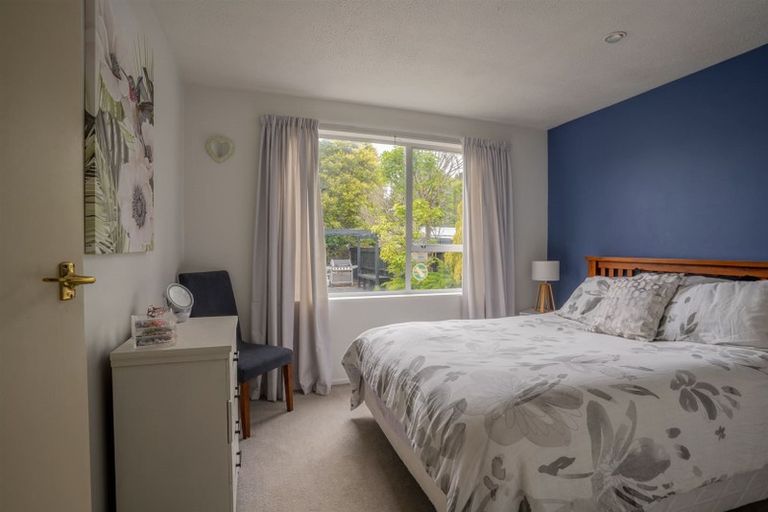 Photo of property in 10 Glen Place, Parklands, Christchurch, 8083