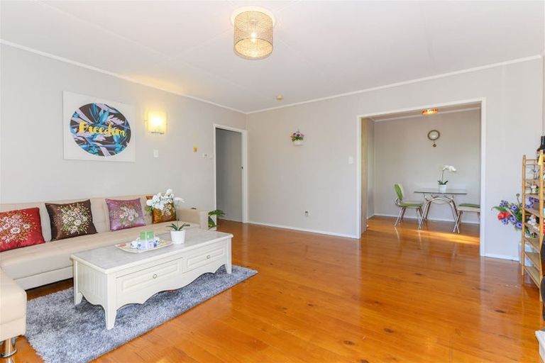 Photo of property in 1/41 Domain Road, Glenfield, Auckland, 0629