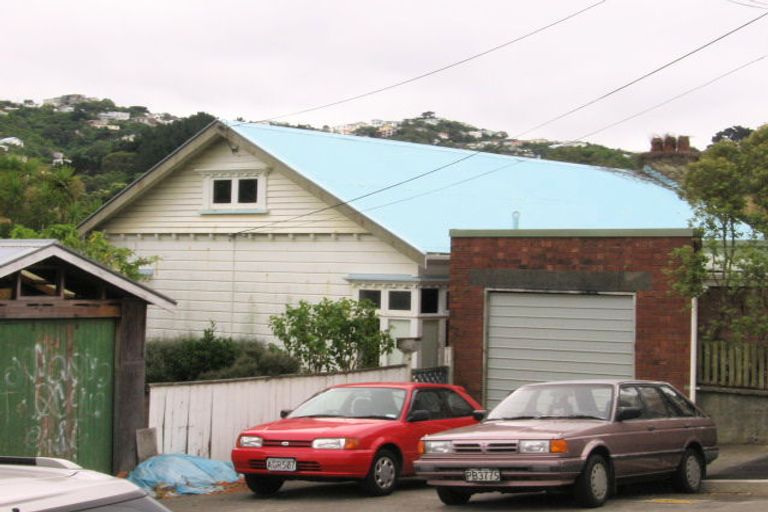 Photo of property in 14 Stirling Street, Berhampore, Wellington, 6023