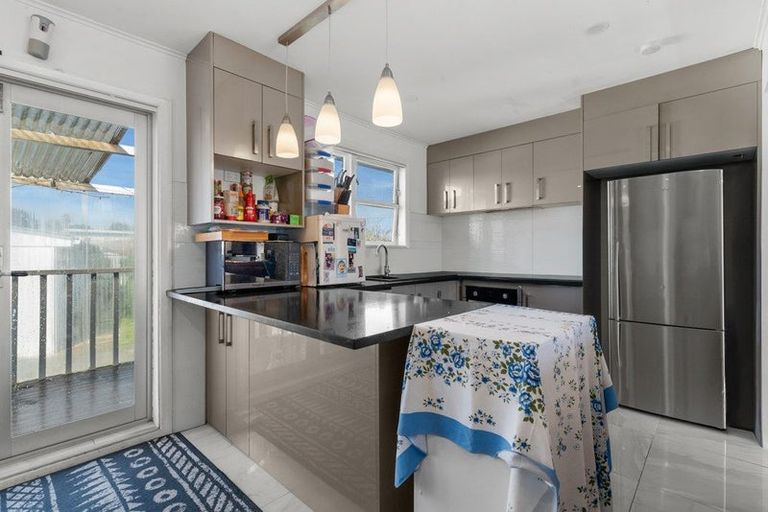 Photo of property in 8 Julian Place, Otara, Auckland, 2023