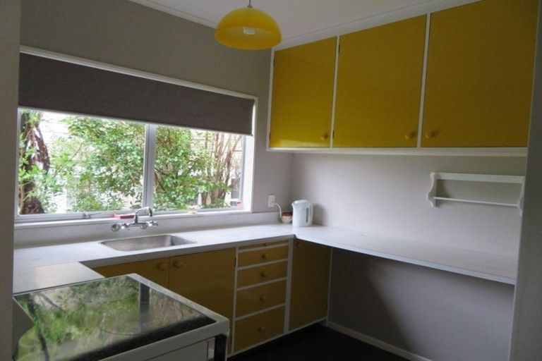 Photo of property in 3 Harbour View Road, Harbour View, Lower Hutt, 5010