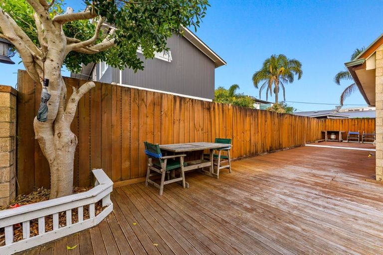 Photo of property in 1/52 Taharoto Road, Takapuna, Auckland, 0622