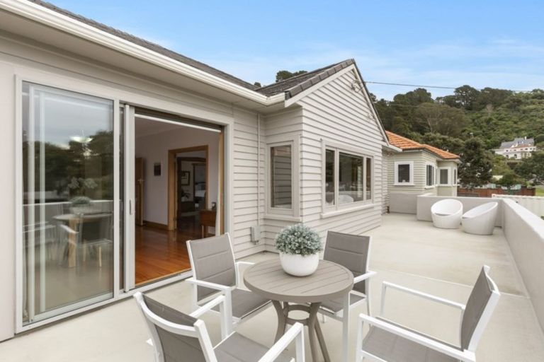 Photo of property in 18 Burnham Street, Seatoun, Wellington, 6022