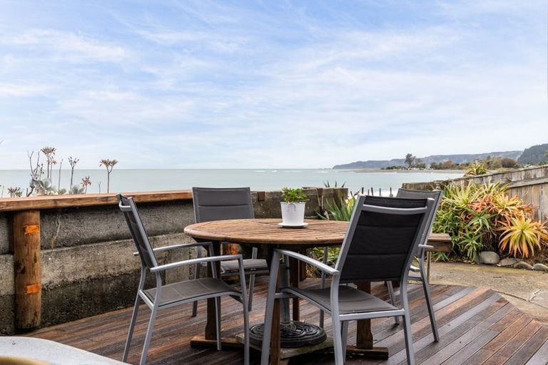 Photo of property in 285 Clifton Road, Te Awanga, 4102