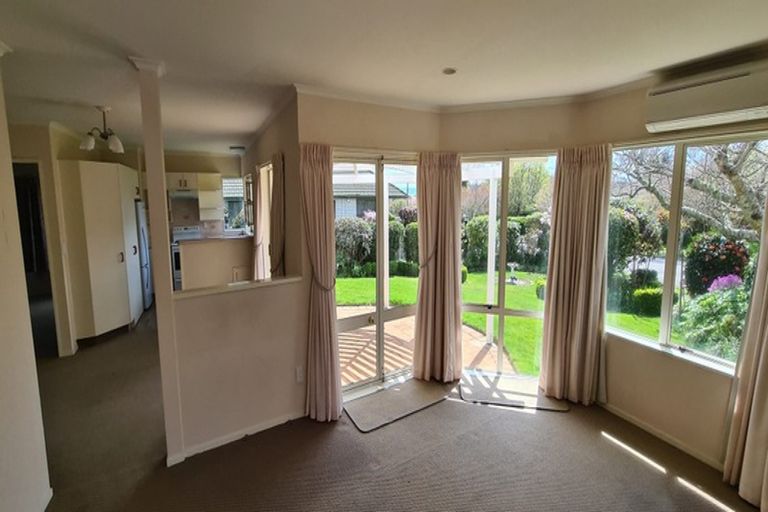 Photo of property in 11 Frisken Place, Lynmore, Rotorua, 3010