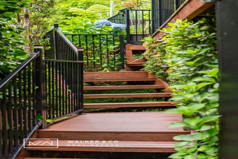 Photo of property in 87 Elmslie Road, Pinehaven, Upper Hutt, 5019