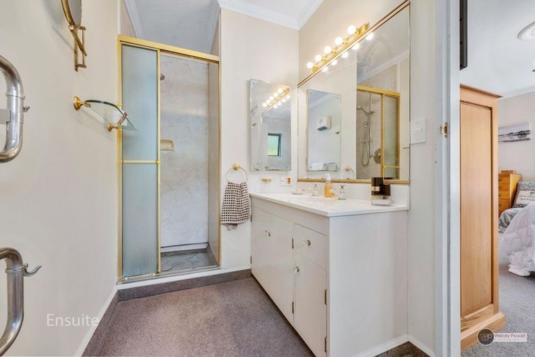 Photo of property in 2 Lady Bell Grove, Lowry Bay, Lower Hutt, 5013