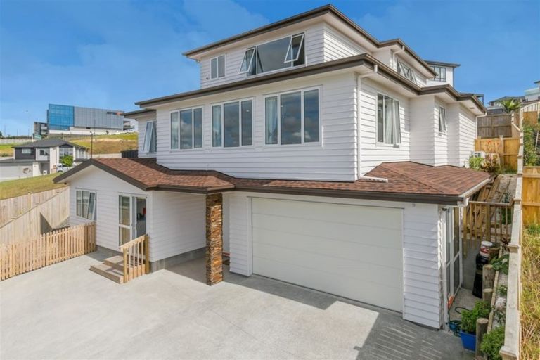 Photo of property in 7 Colliston Rise, Pinehill, Auckland, 0632