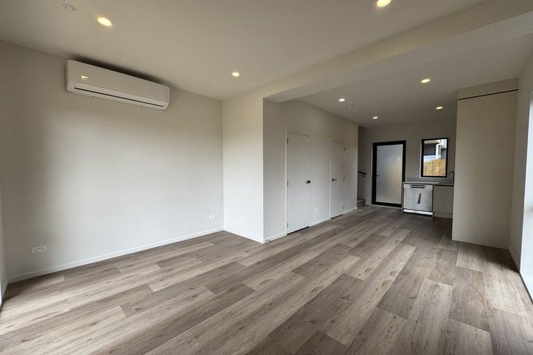 Photo of property in 1/35 Crawford Avenue, Mangere Bridge, Auckland, 2022