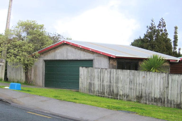 Photo of property in 11 Stillwater Crescent, Stillwater, Silverdale, 0993