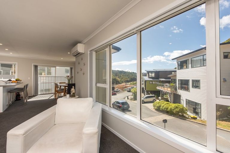 Photo of property in 22 Rarangi Way, Owhiro Bay, Wellington, 6023