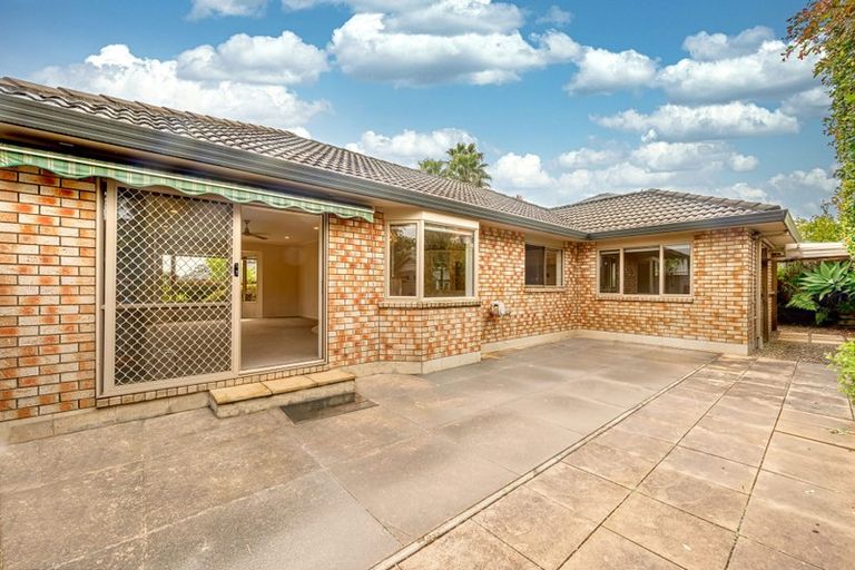 Photo of property in 6 Dairyland Drive, East Tamaki Heights, Auckland, 2016