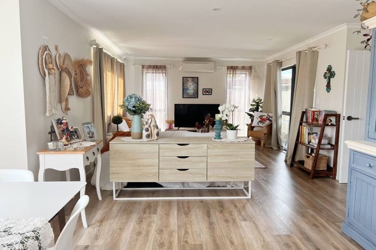 Photo of property in 2f Millen Avenue, Pakuranga, Auckland, 2010