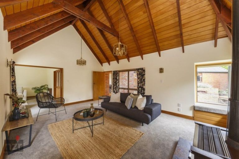 Photo of property in 3 Hind Place, Hokowhitu, Palmerston North, 4410