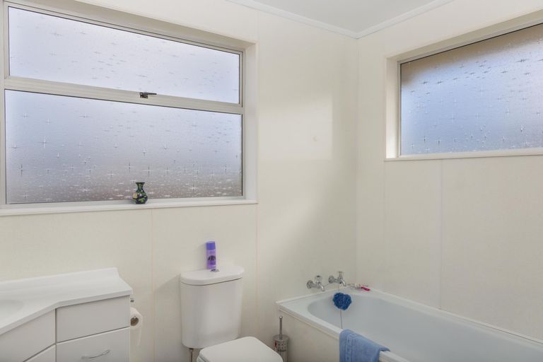 Photo of property in 16 Stuart Street, Holmes Hill, Oamaru, 9401