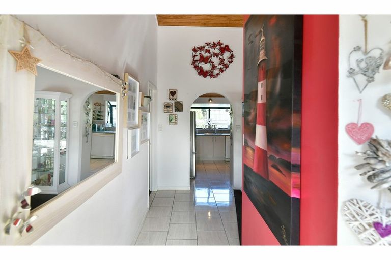 Photo of property in 56 Polkinghorne Drive, Manly, Whangaparaoa, 0930