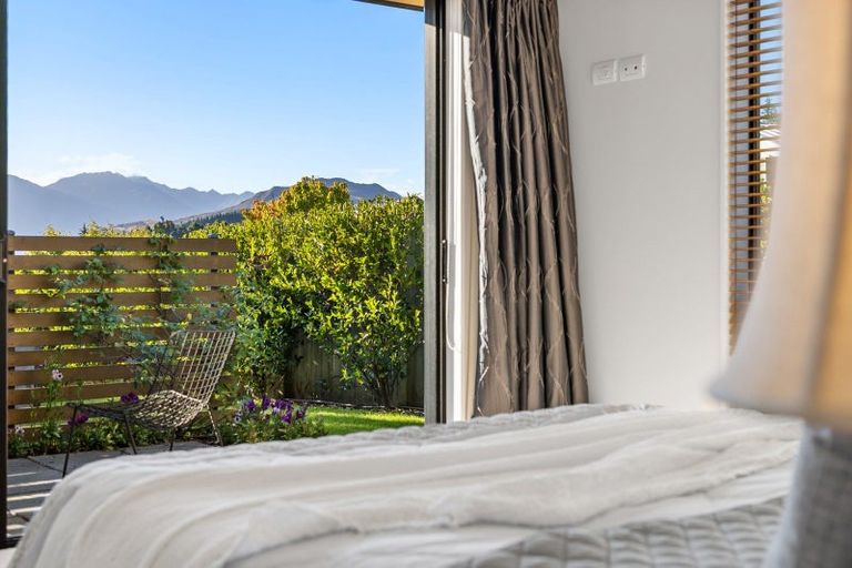 Photo of property in 14 Islington Place, Wanaka, 9305