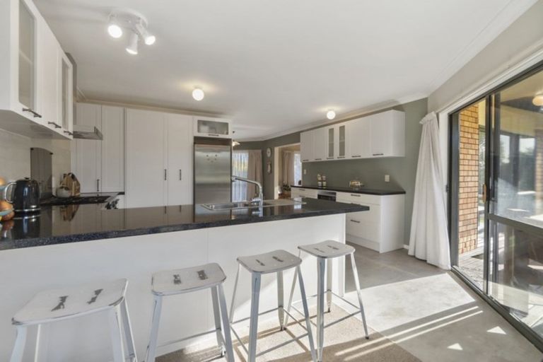 Photo of property in 16 Prospect Place, Western Heights, Hamilton, 3200